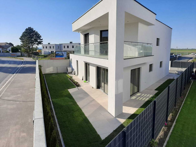 Neubau eines weißen Hauses